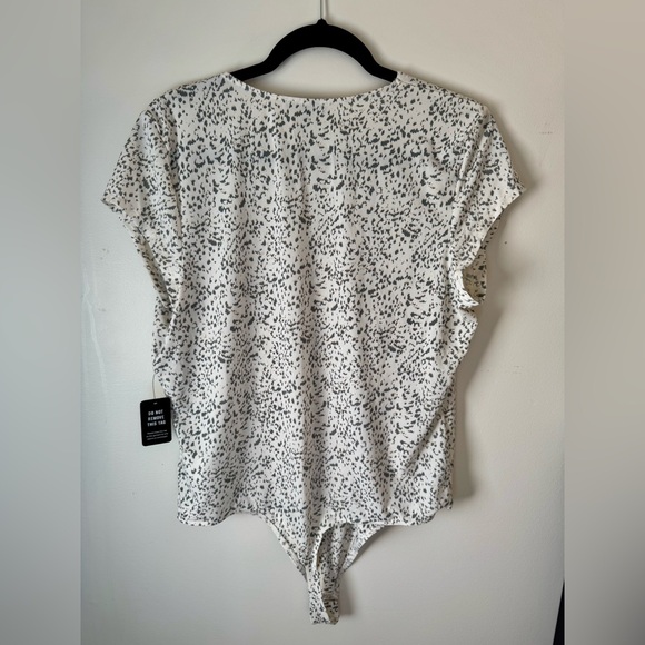 Express Bodysuit - Picture 2 of 4